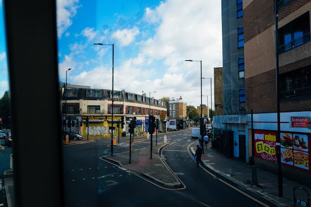 Auto Locksmith in Islington – 24/7 Mobile Car Key Replacement & Lockout | UK Auto Locksmith Auto Locksmith in Islington - Locked Out or Lost Your Car Key? We Come to You in 30 Minutes