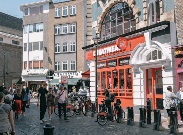 Auto Locksmith in Southwark – 24/7 Mobile Car Key Replacement & Lockout | UK Auto Locksmith Locked Out Near London Bridge, Borough, or Bermondsey?