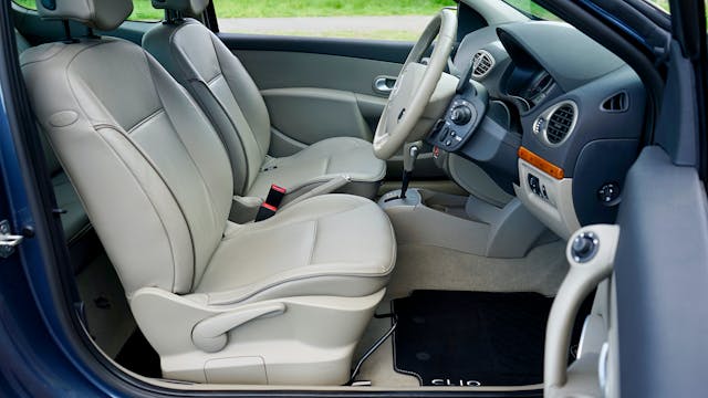 Renault Key Replacement | UK Auto Locksmith Renault Auto Locksmith Services Near You
